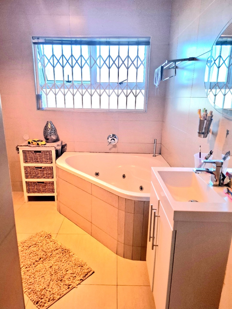4 Bedroom Property for Sale in Tygerdal Western Cape